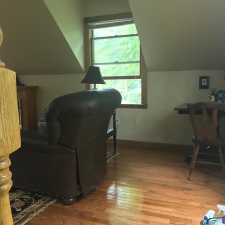 Carriage House Hideaway In Center Of Честъртаун Екстериор снимка